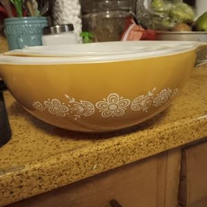 Butterfly Gold Pyrex Set